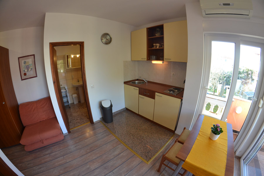 kuhinja i blagavaona