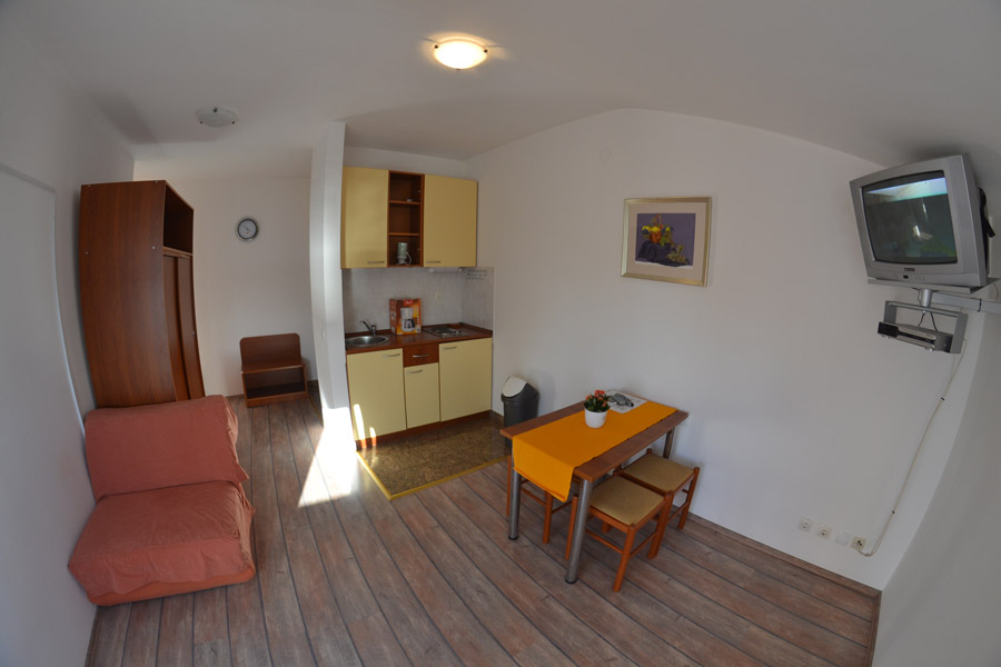 kuhinja i blagavaona