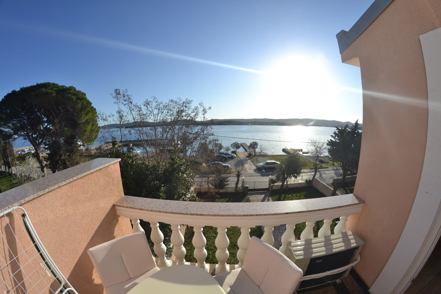 terasa s pogledom na more