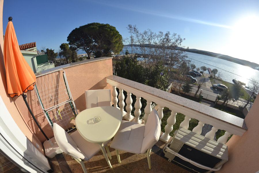 pogled na more iz apartmana