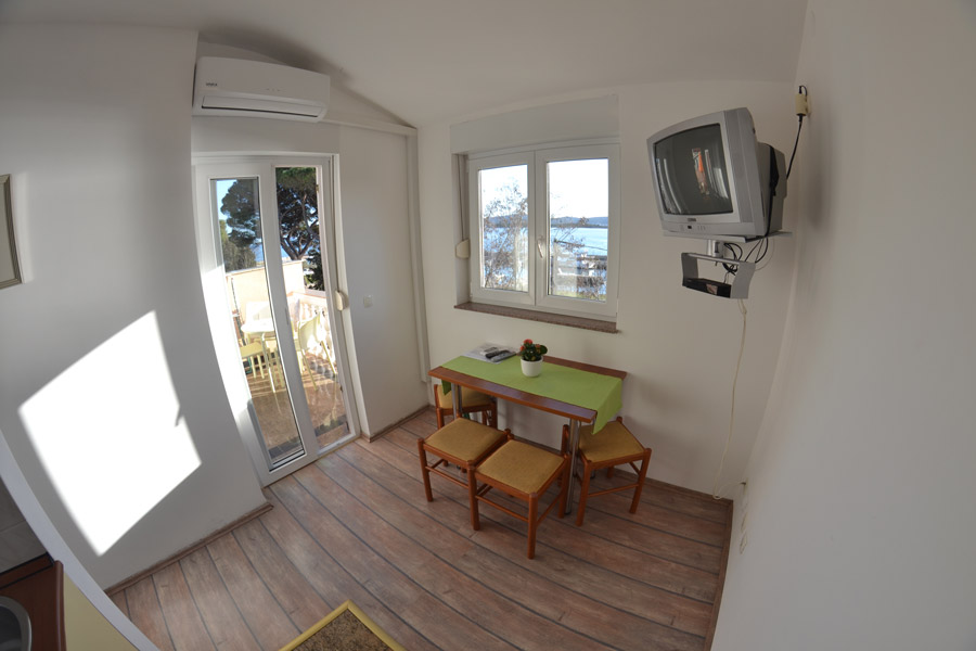 kuhinja i blagavaona