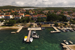 apartmani i turanj iz zraka