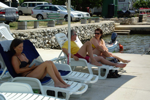 uživanje u ljetnim vručinama uz more