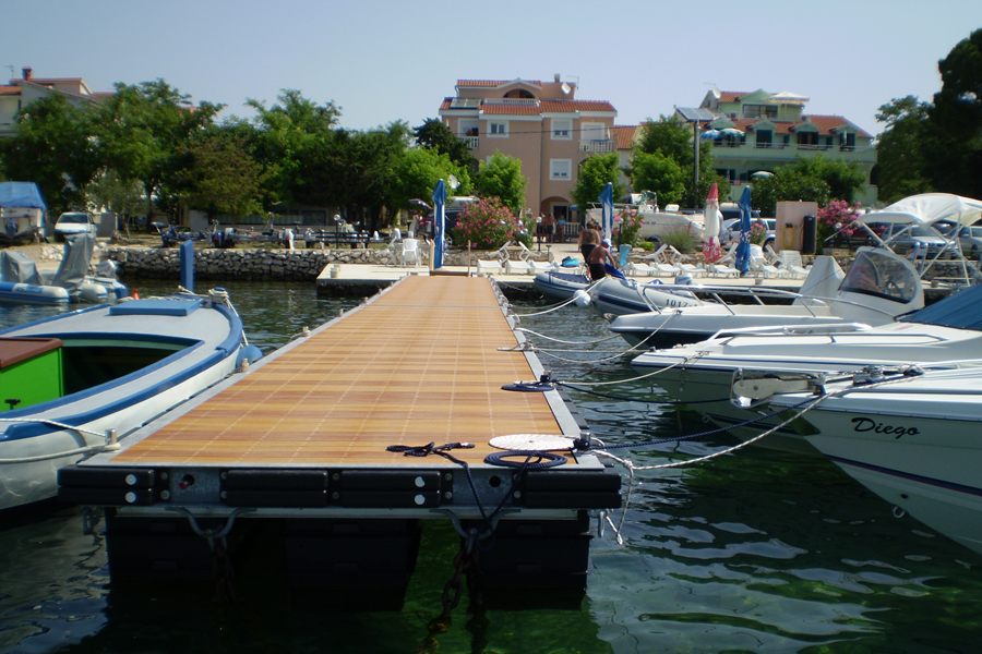 ponton za vez plovila turanj